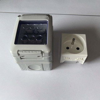 Prise de courant électrique avec capot ( anc ref XPC00001)