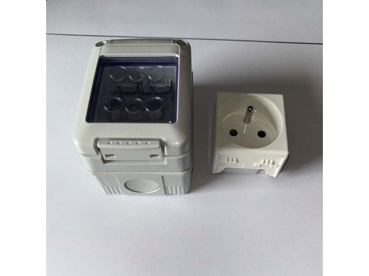 Prise de courant électrique avec capot ( anc ref XPC00001)